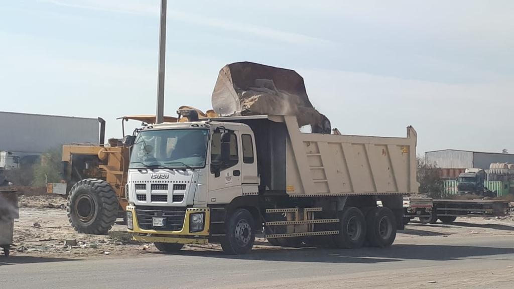 بلدية الجبيل ترفع أكثر من 15,400 م3 الأنقاض ومخلفات البناء