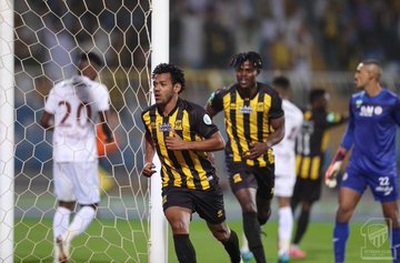 الاتحاد والهلال: تعزيز الصدارة والفوز بالدوري