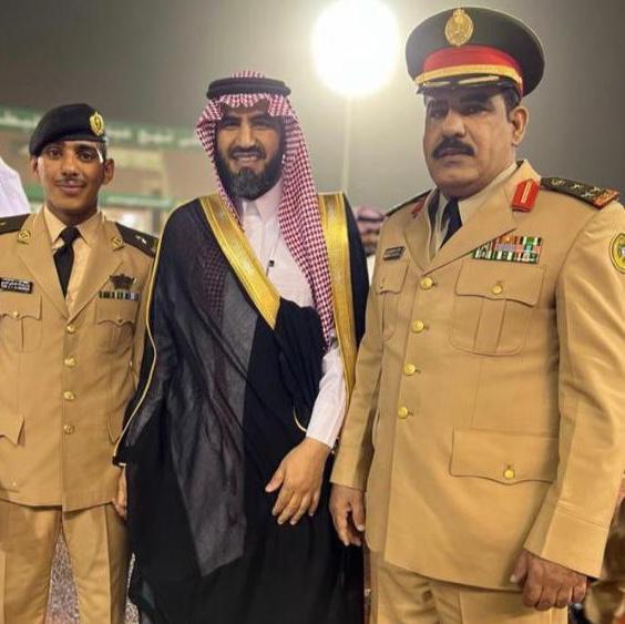 تخرج ياسر الشمري من كلية الملك عبدالعزيز
