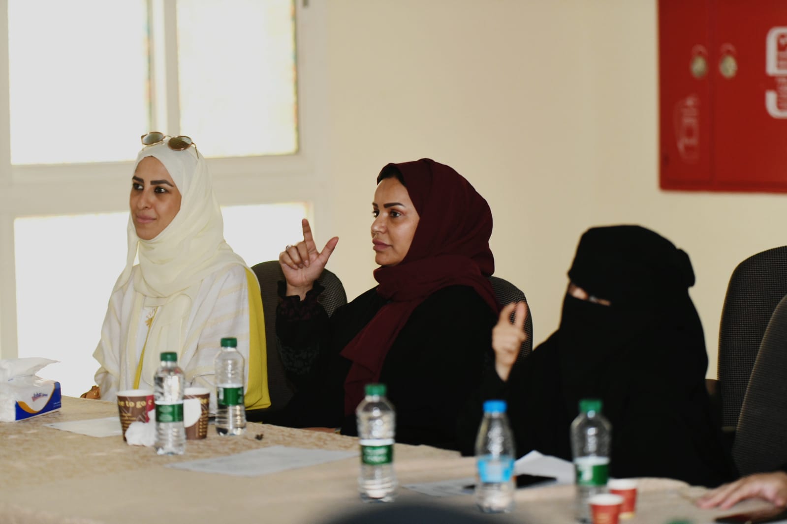 تدريب على لغة الإشارة للأسر الكافلة