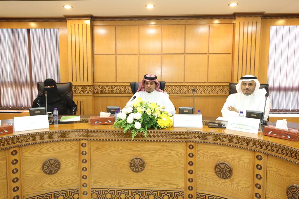 التستر التجاري بحائل: شراكة التجارة والأمانة