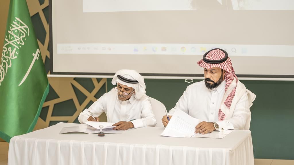 شركة تلبية وفرع جامعة الملك عبد العزيز برابغ يوقعان اتفاقية تعاون مشترك