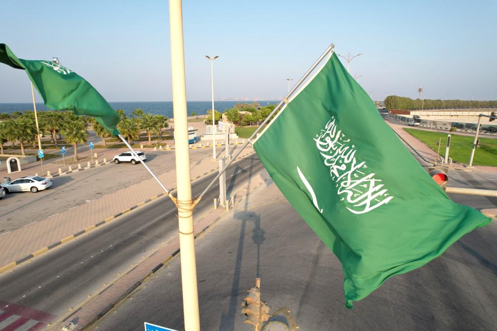 أمانة الشرقية: المنطقة الشرقية تزدان باللون الأخضر بمناسبة اليوم الوطني الـ 92 للمملكة