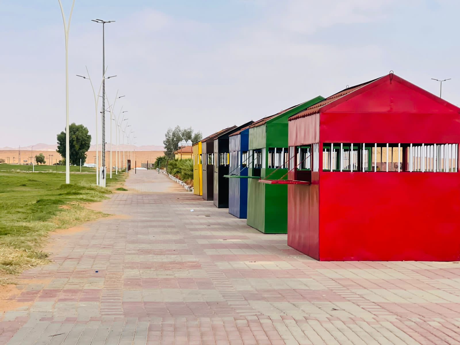 بلدية الخطة تجهز موقع المتاجر المتنقلة لدعم الأفراد في مزاولة أعمال البيع