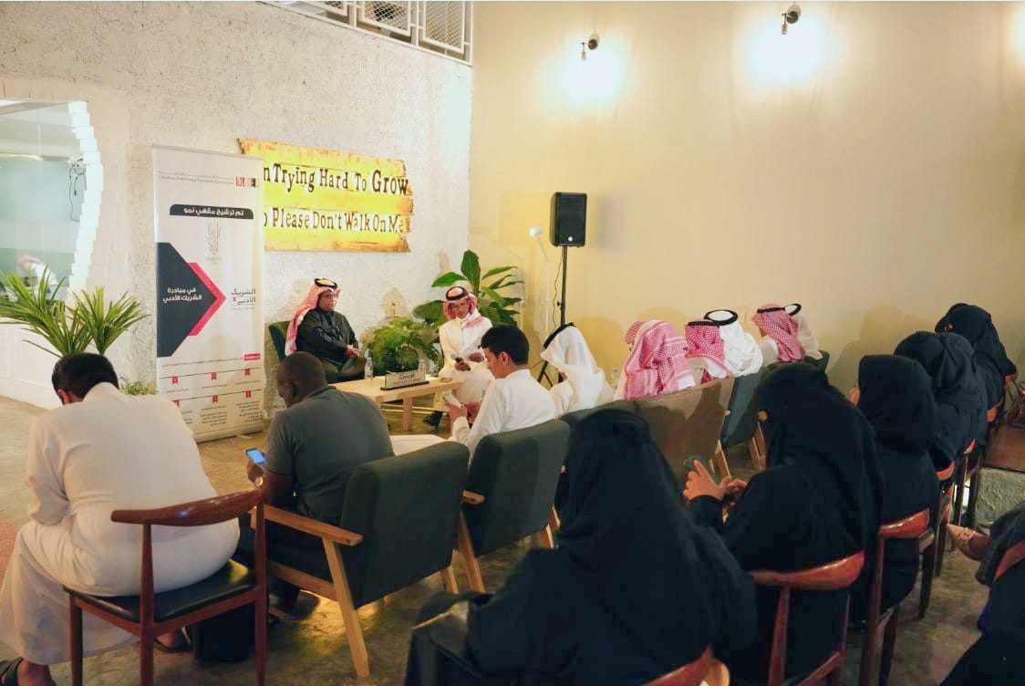 " قروث تبوك " يقيم ندوة حول العلاقة بين الإعلام والثقافة