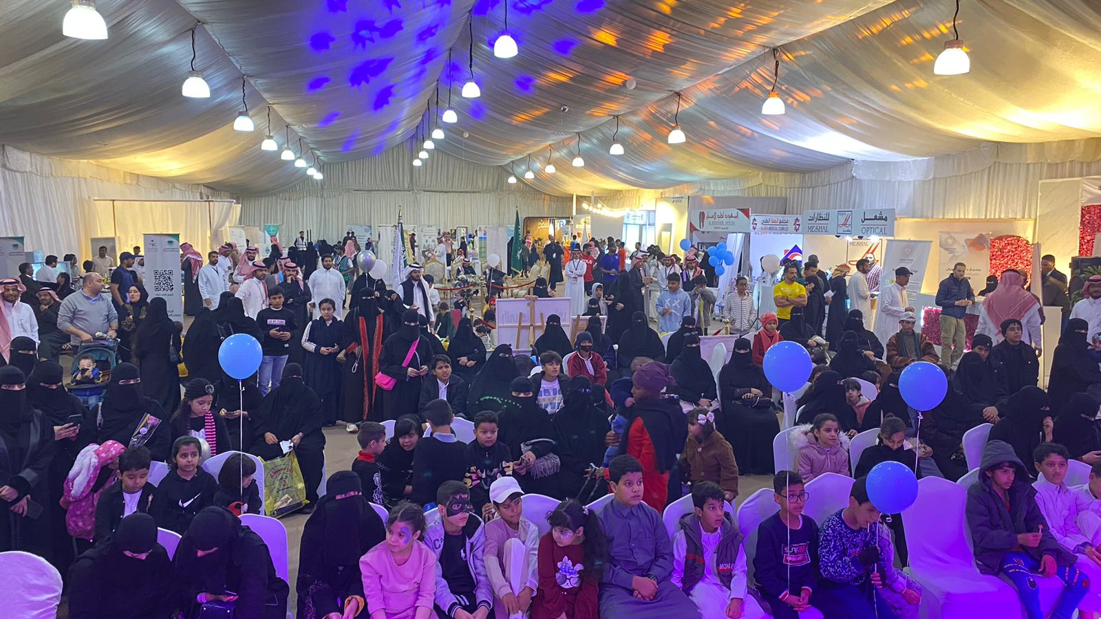 فعاليات مسرح الطفل تشعل حماس زوار مخيم صحة حائل