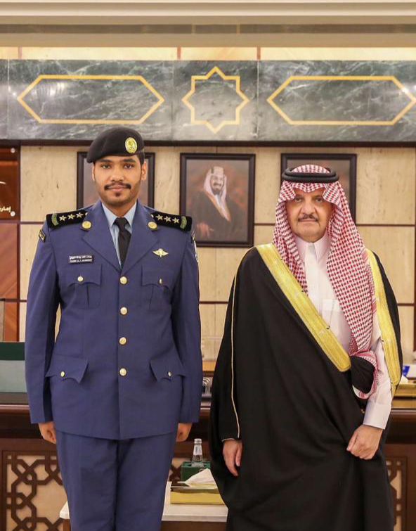 أمير الشرقية يقلد النقيب 'المهيني" رتبته الجديدة