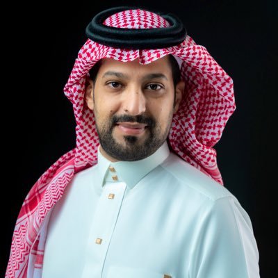 ” مشيبه "يحصل على الماجستير بتقدير ممتاز في "الاتصال الإستراتيجي"