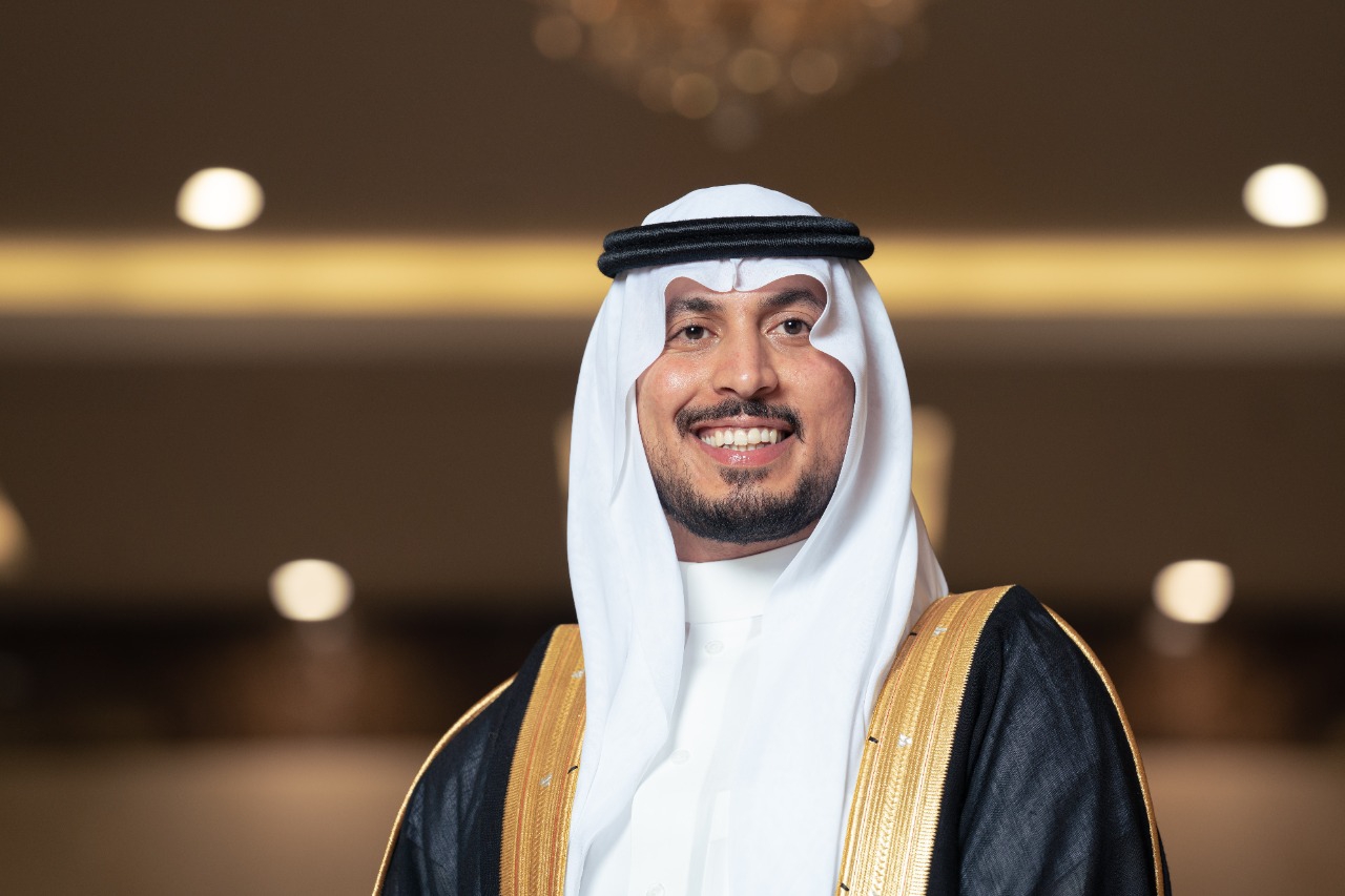 " الشغموم " يدخل القفص الذهبي بالرياض