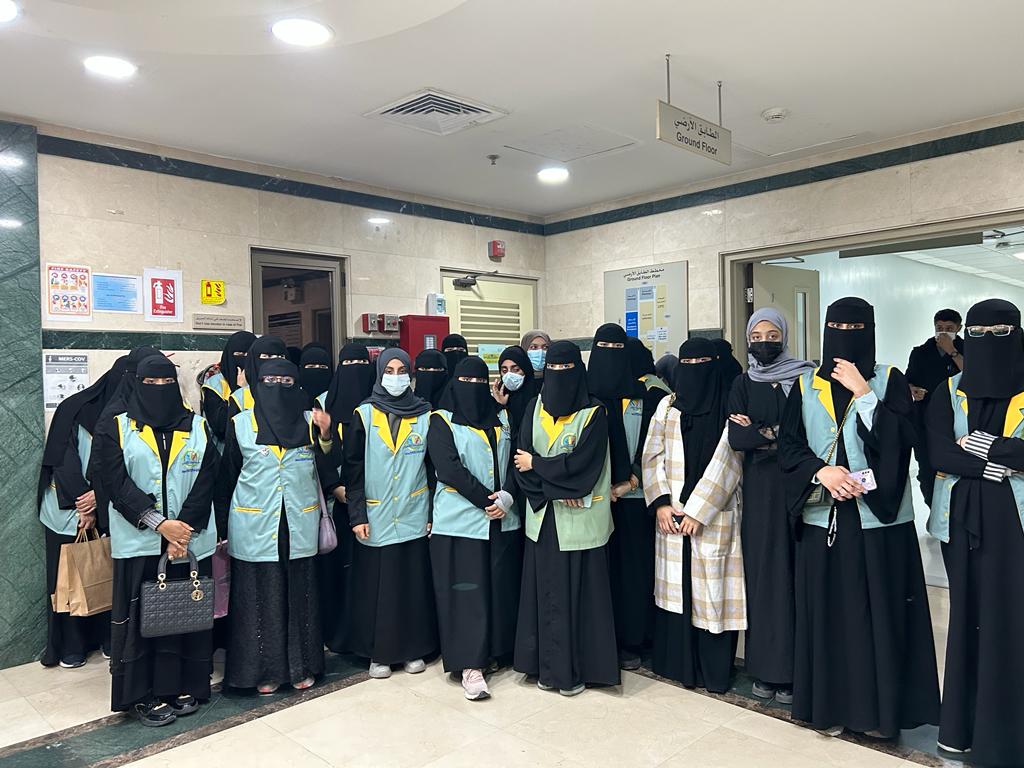 فريق همسات الثقافي يختتم مبادرة ٨٠٠ هدية ارسم السعادة على وجوه المرضى