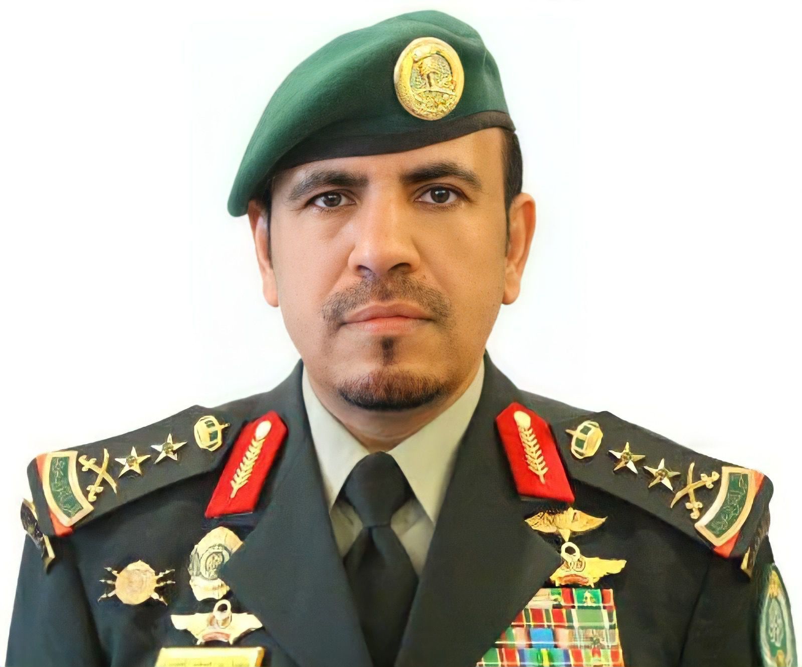 رئيس  الحرس الملكي الفريق المطيري يهنئ خادم الحرمين وولي العهد بذكرى يوم التأسيس