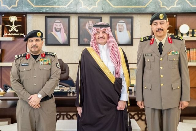 أمير الشرقية يقلّد مساعد الأمن الوقائي "الرقيطي" رتبة لواء