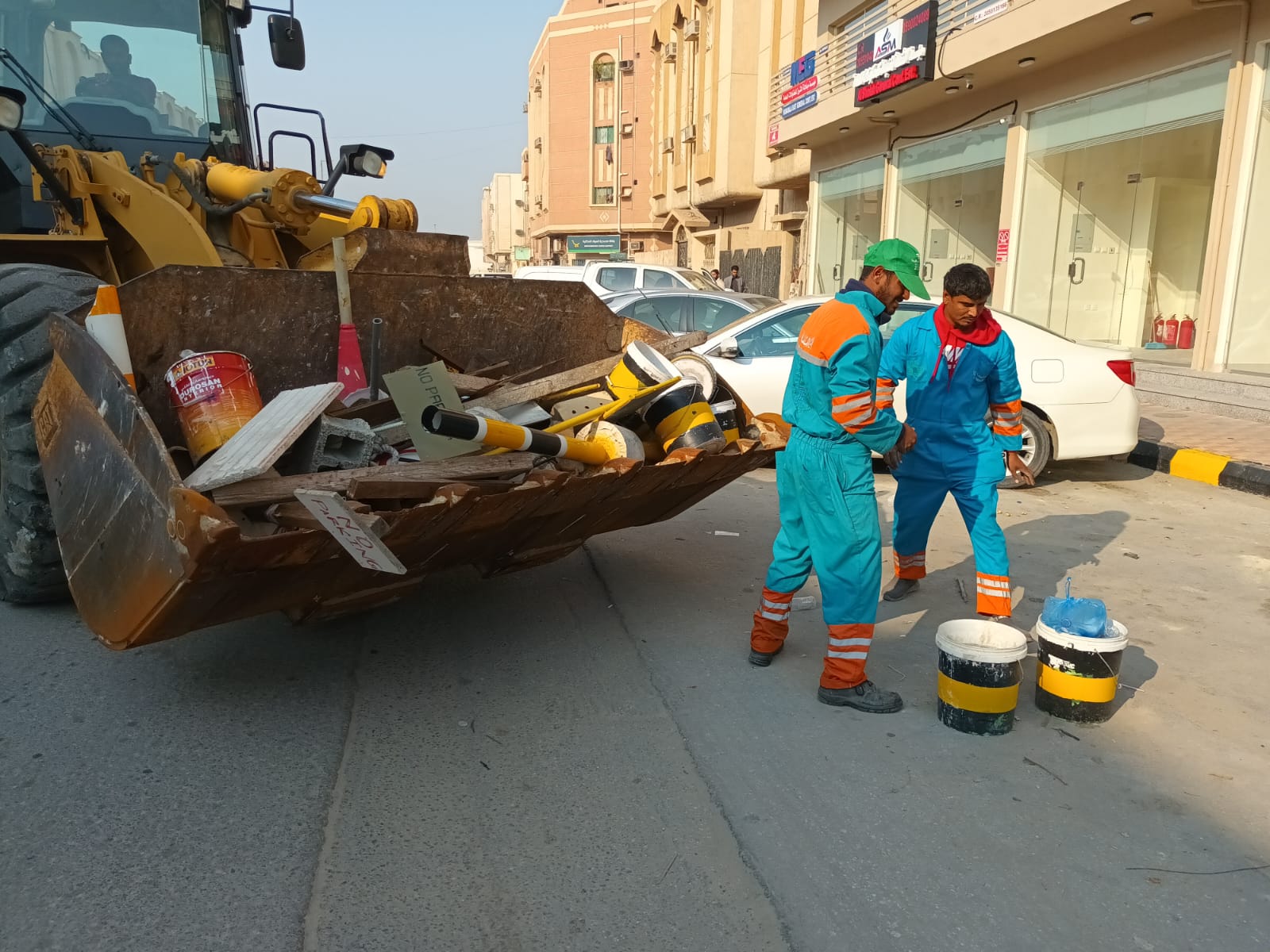 بلدية الجبيل: رفع 9200م3 من المخلفات وإزالة 850 حاجز خرساني