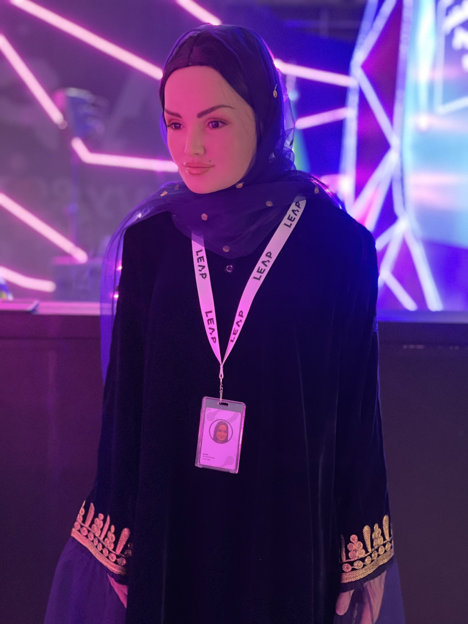 "سارة" أول روبوت سعودي يتحدث باللهجة العامية