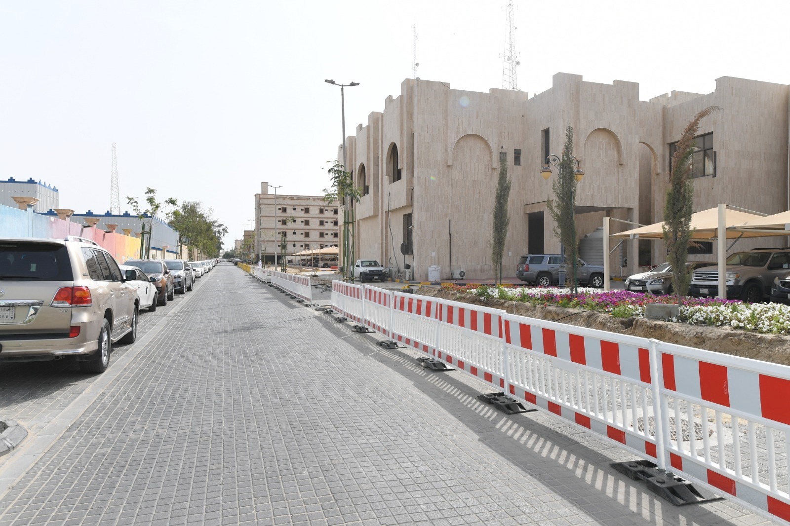 الشرقية..إزالة أسوار المباني بهدف أنسنة المدن