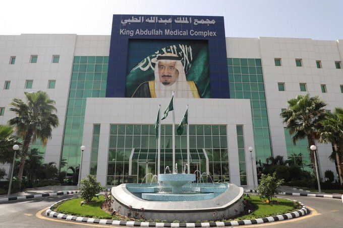 تدخل عاجل يُعيد يد مقيم قطعها منشار كهربائئ في 6 ساعات بجدة