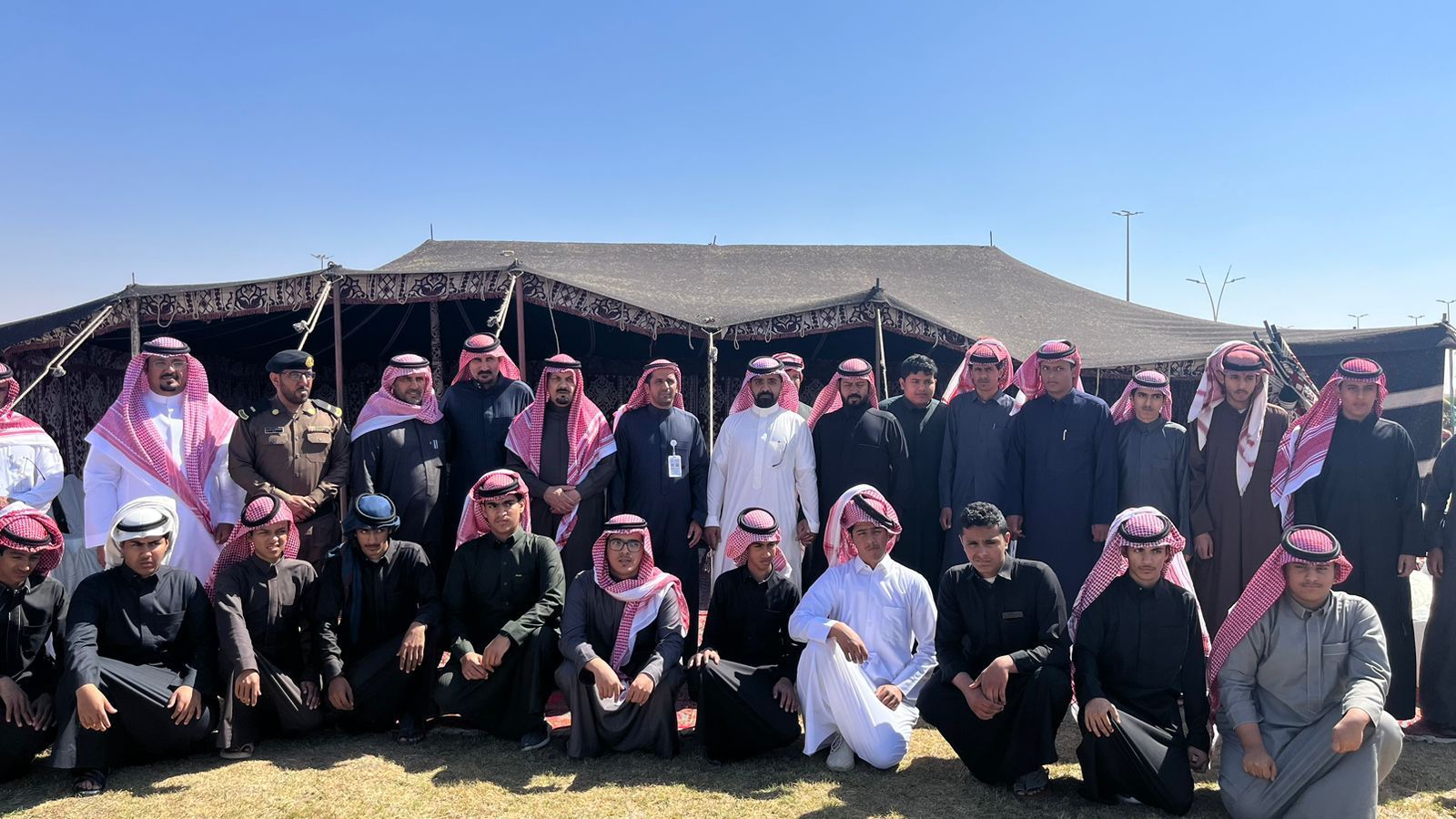 وحدة وزارة البيئة والمياه والزراعة بالخطة تنفذ مبادرة تشجير