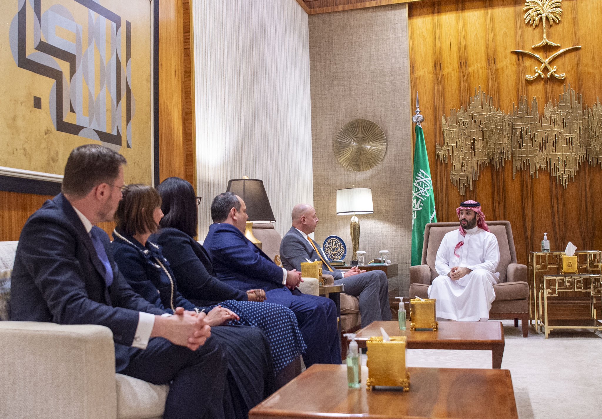 ولي العهد يستعرض مع وفد المكتب الدولي للمعارض ملف السعودية لاستضافة إكسبو 2030