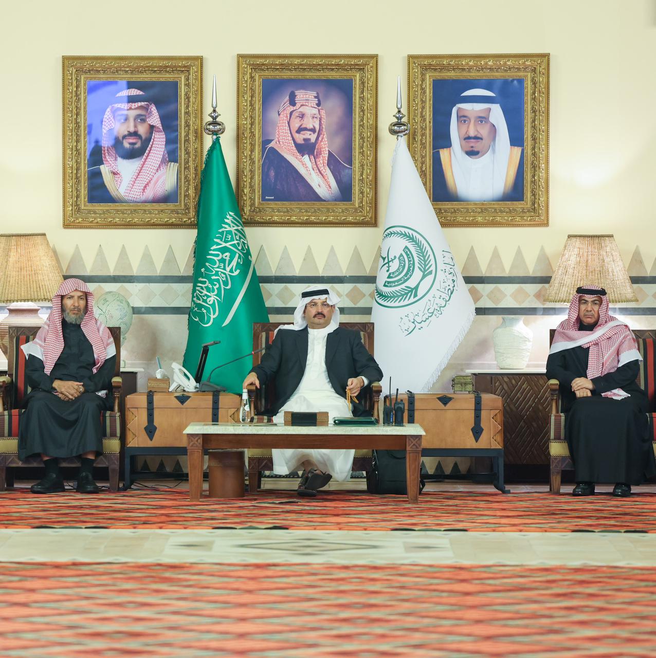أمير عسير يلتقي مشايخ ونواب قبائل عسير على مائدة الإفطار