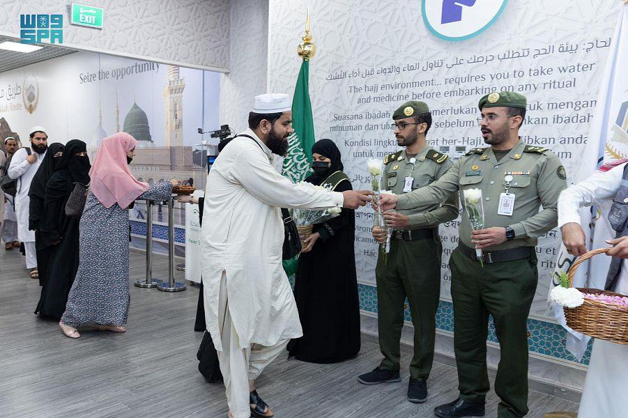 وصول أولى رحلات مُستفيدي مبادرة "طريق مكة" من باكستان إلى المملكة