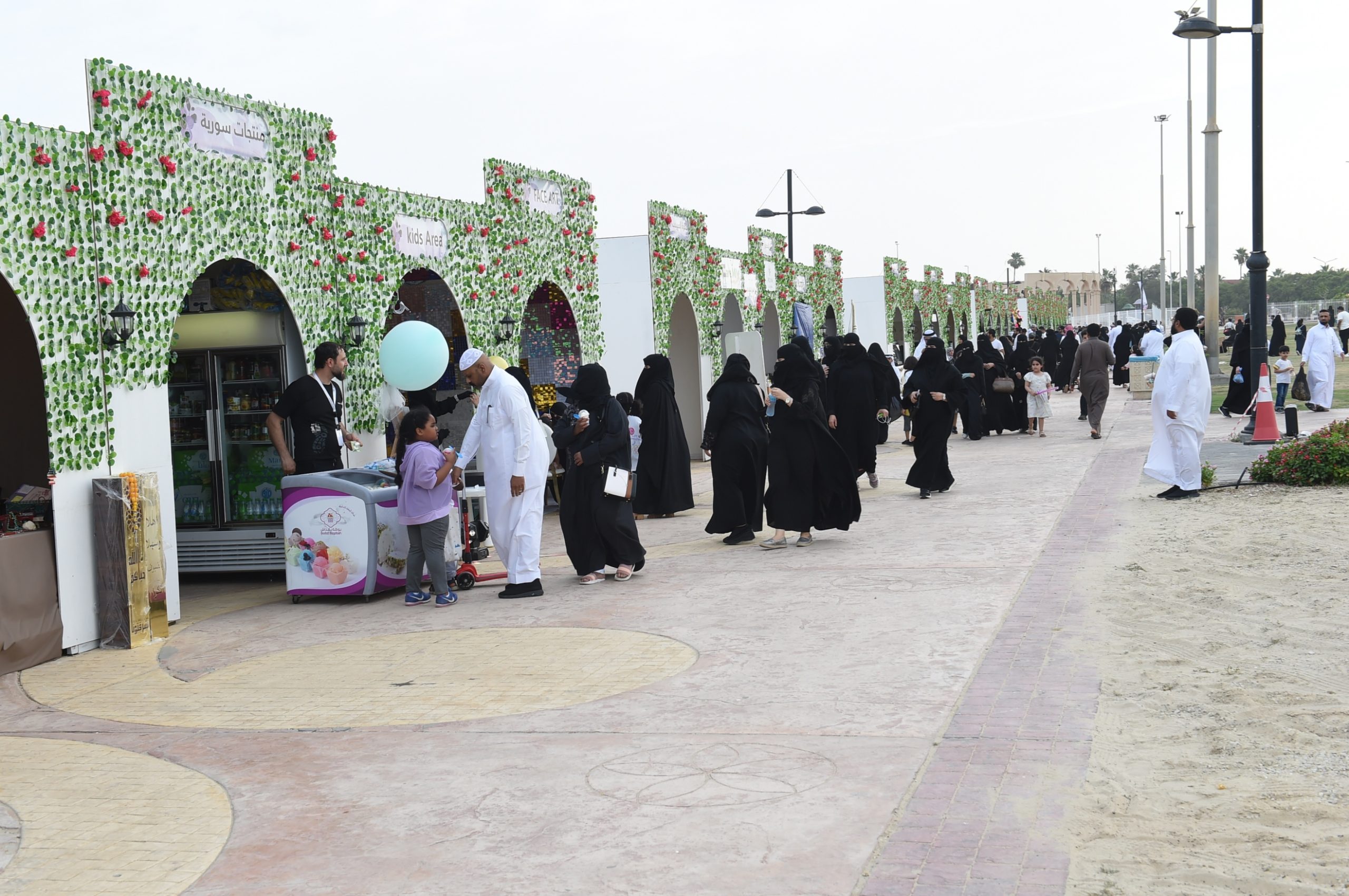 الجبيل الصناعية.. حضور أكثر من 100 ألف زائر لمعرض الزهور