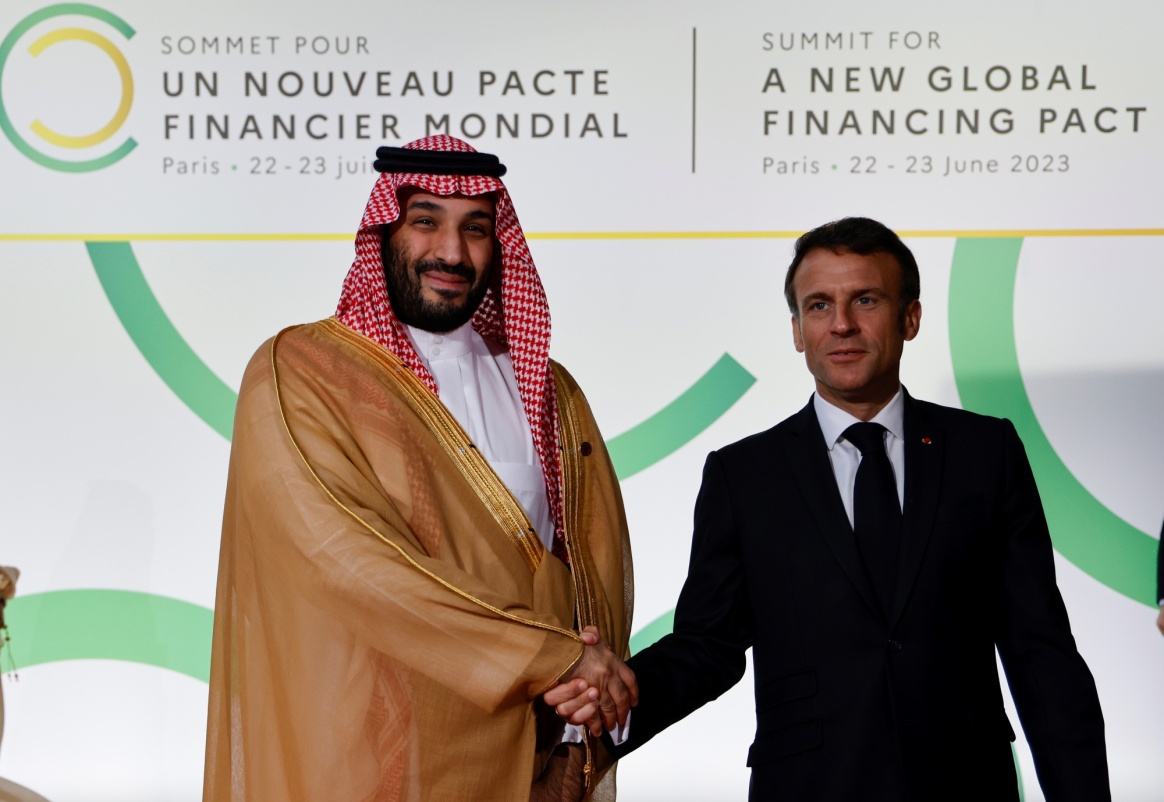 ولي العهد يشارك في قمة "الميثاق المالي" بباريس