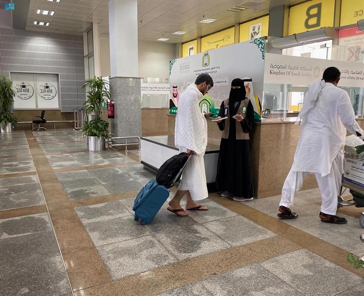 بـ 20 ألف مطبوعة.. مطار الملك عبدالعزيز يستقبل الحجاج بالتوعية