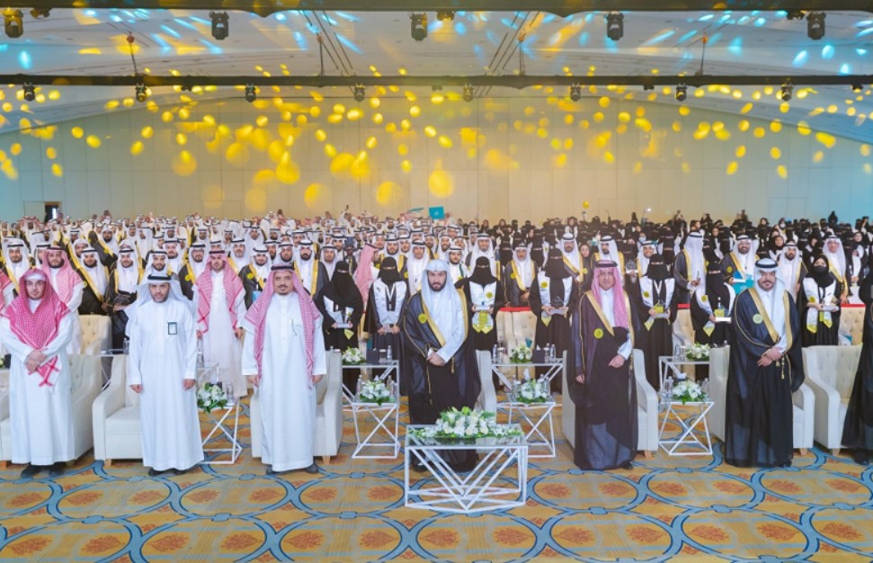 وزير العدل يدفع بـ"ألف خريج وخريجة" لسوق "العمل العدلي"