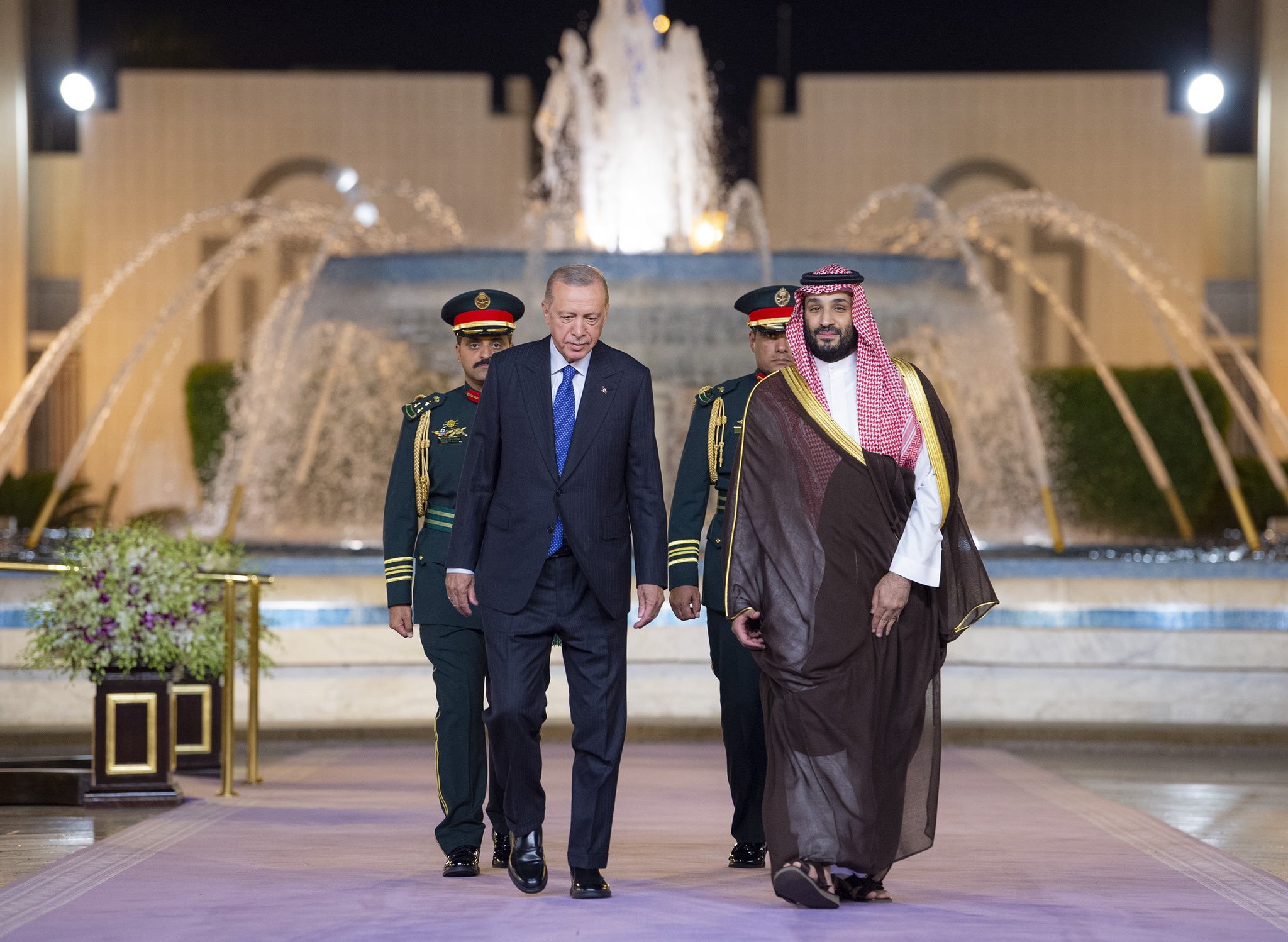ولي العهد يعقد جلسة مباحثات مع الرئيس التركي ويشهدان مراسم توقيع عددٍ من الاتفاقيات الثنائية