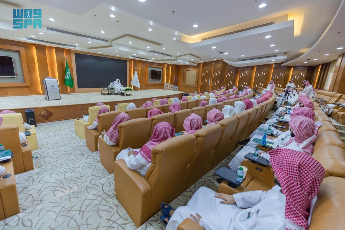 "الصمعاني" للقضاة الجدد: تحلوا بـ"الهدوء والعمق"