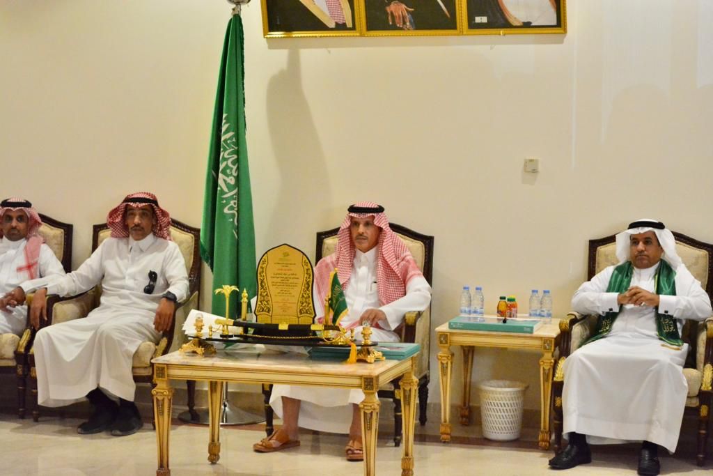 "محافظ تيماء"يستقبل وفد التعليم العام لتهنئته بمناسبة اليوم الوطني الثالث والتسعين