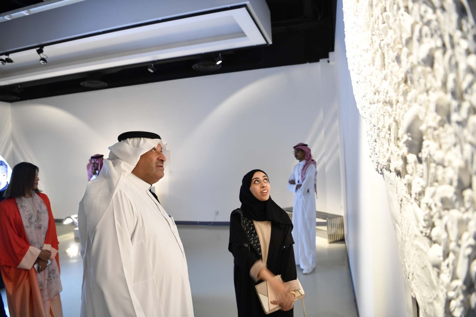 بالصور.. جمعية الزهايمر تقيم المعرض التشكيلي الأول بالرياض