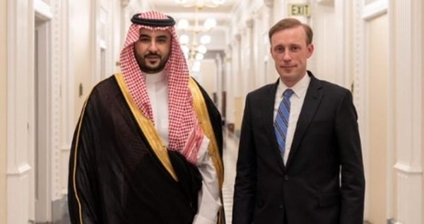 وزير الدفاع يستعرض مع مستشار الأمن القومي الأمريكي العلاقات الاستراتيجية