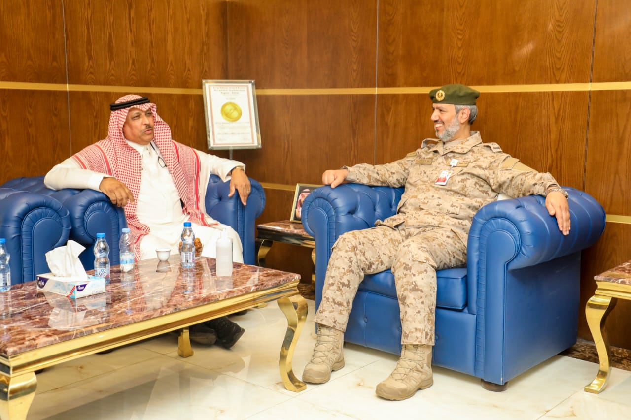 تبوك.. مدير مستشفى الملك سلمان يستقبل مدير فرع هيئة الصحفيين بتبوك