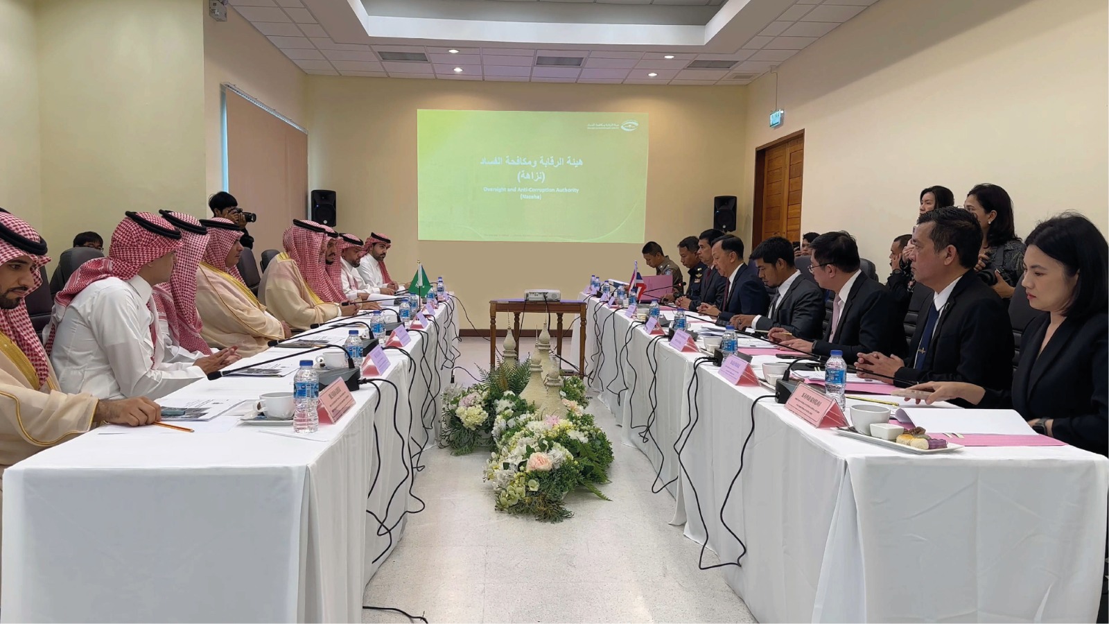 رئيس هيئة الرقابة ومكافحة الفساد يلتقي برئيس الهيئة الوطنية لمكافحة الفساد بمملكة تايلند