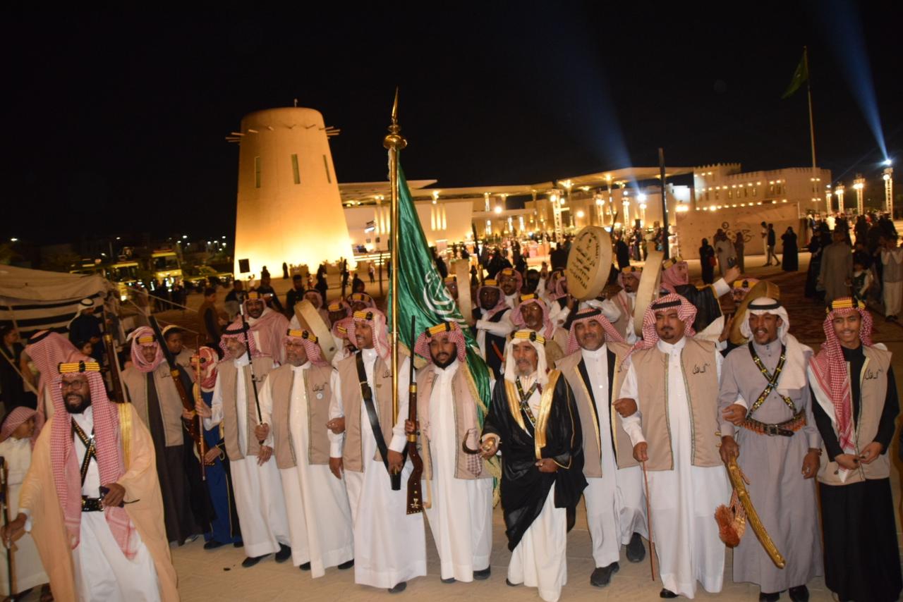 بالصور.. احتفالات ”يوم التأسيس“ في الرامس تجمع 20 ألف زائر