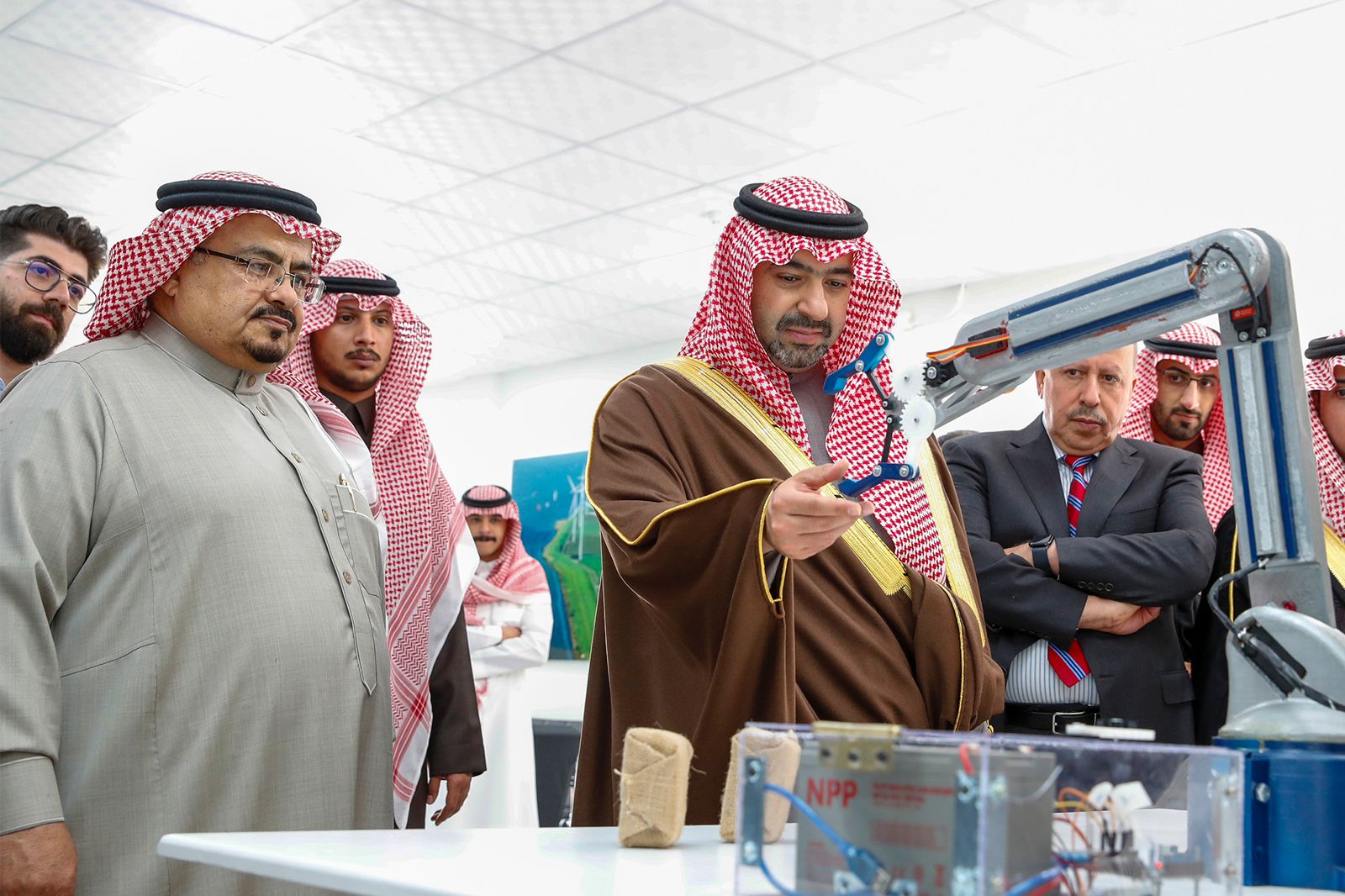 نائب أمير منطقة تبوك ينوه بالتخصصات النوعية التي تضمها جامعة فهد بن سلطان