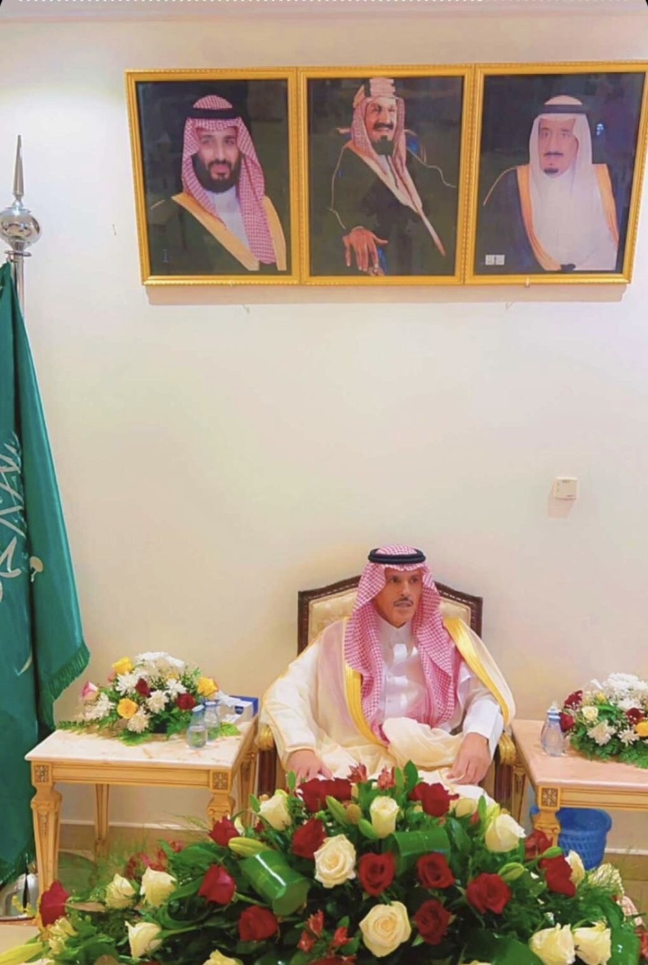 محافظ تيماء يستقبل المهنئين بعيد الفطر المبارك