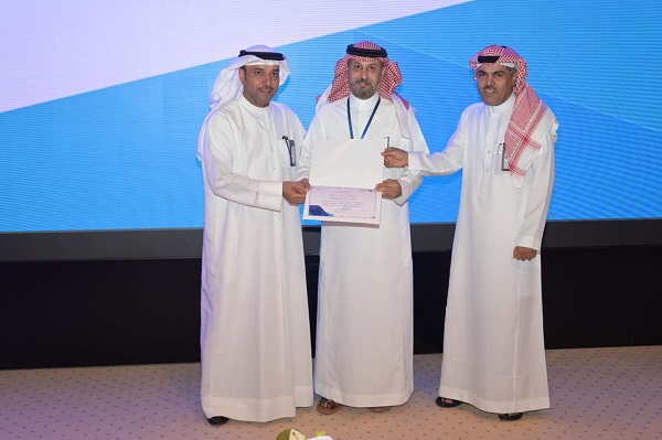 الجبيل الصناعية..″الذيب″ يكرّم موظفي برنامج الخدمات الصحية
