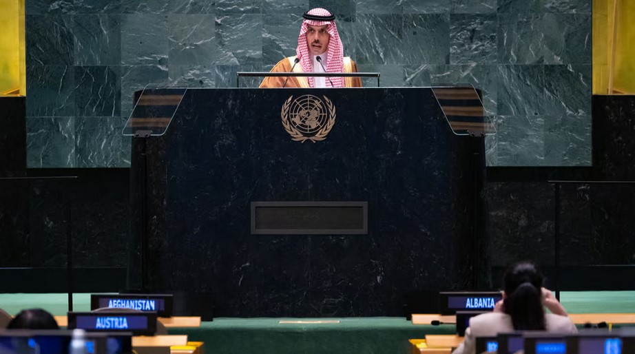 وزير الخارجية يُجدِّد رفض السعودية وإدانتها لجميع الجرائم الإسرائيلية الشنيعة المرتكَبة بحق الشعب الفلسطيني