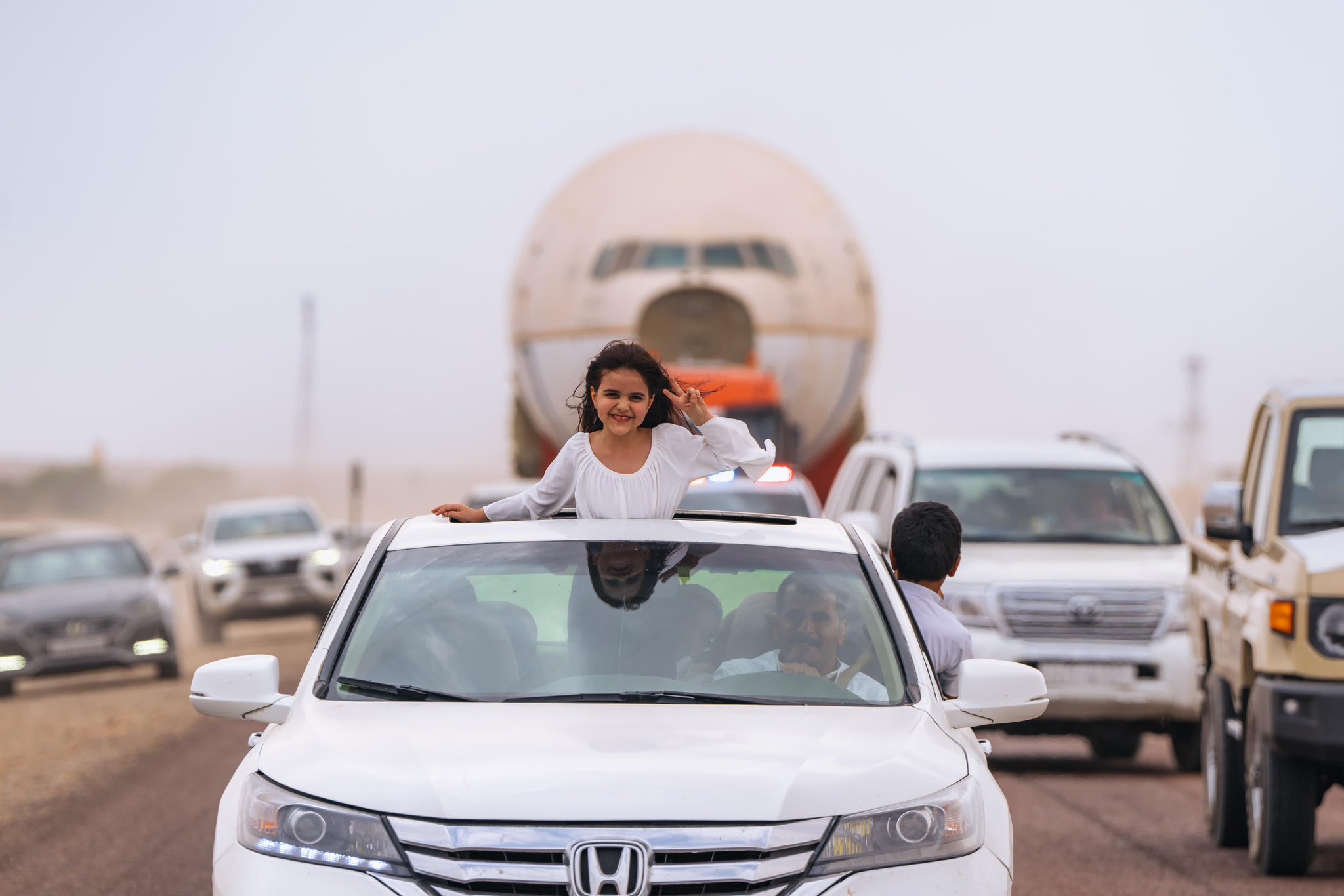 بالصور.. عبور الطائرات إلى بوليفارد الرياض