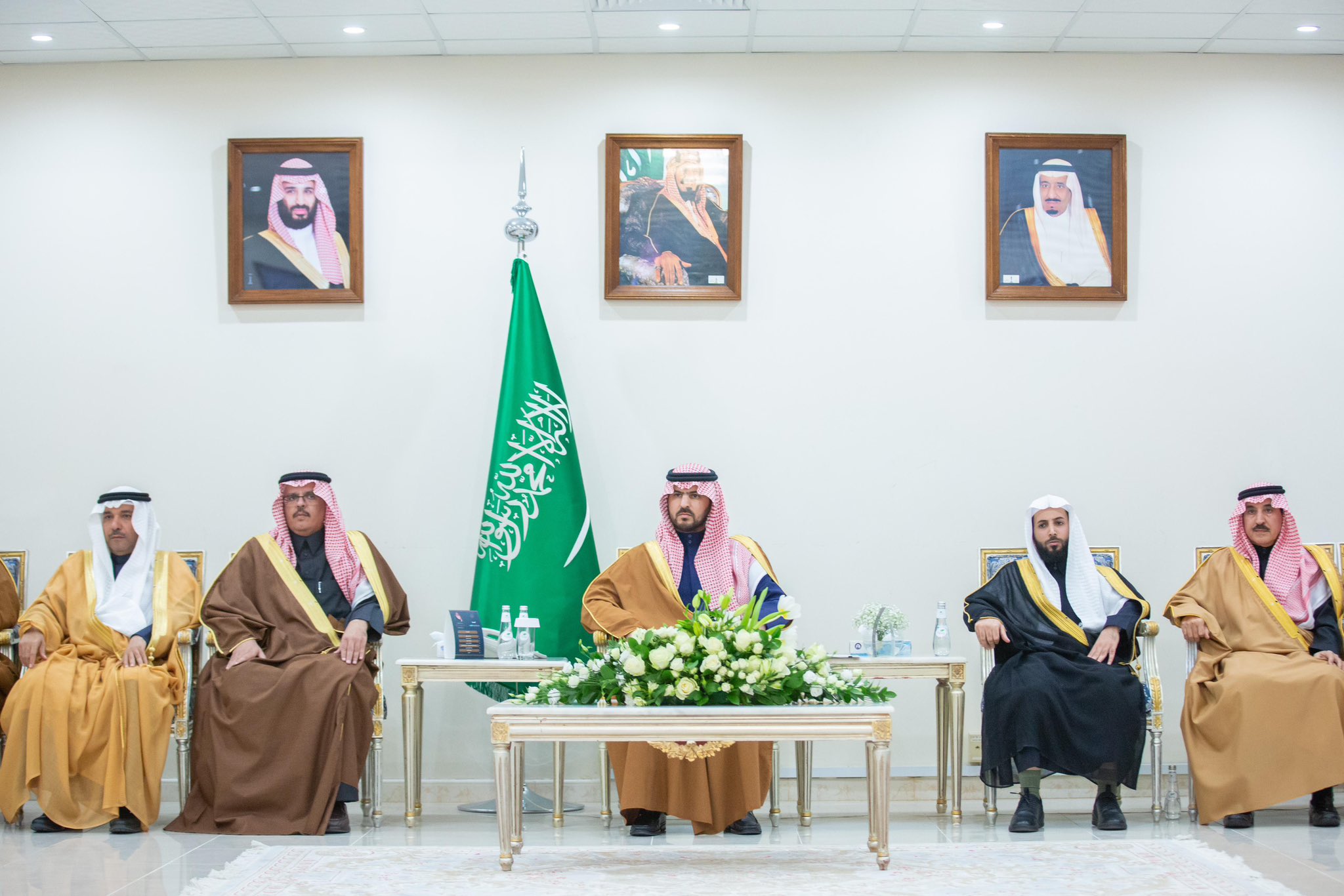 نائب أمير المنطقة الشرقية يلتقي أهالي محافظة الجبيل