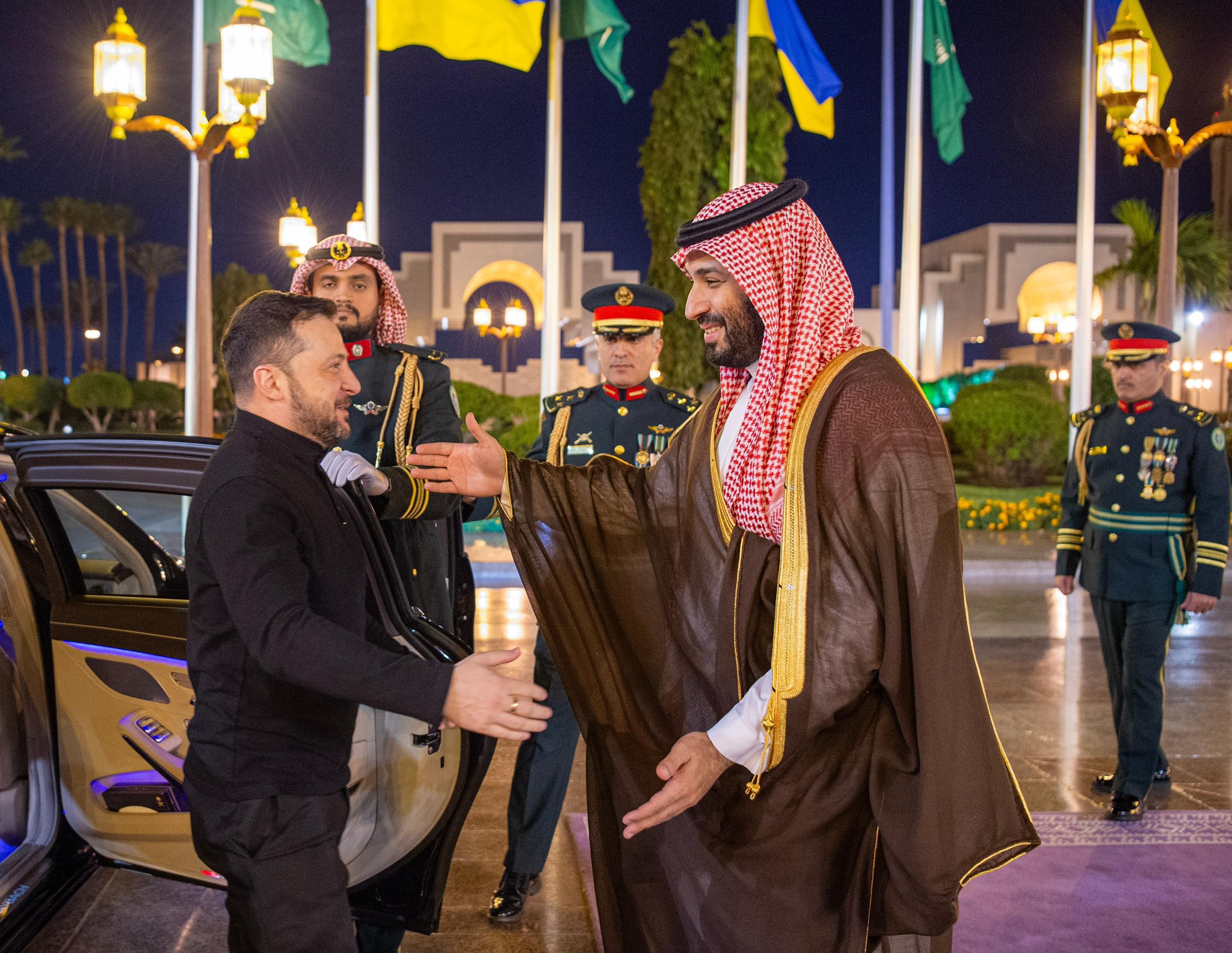 ولي العهد يستقبل رئيس أوكرانيا ويعقدان جلسة مباحثات رسمية