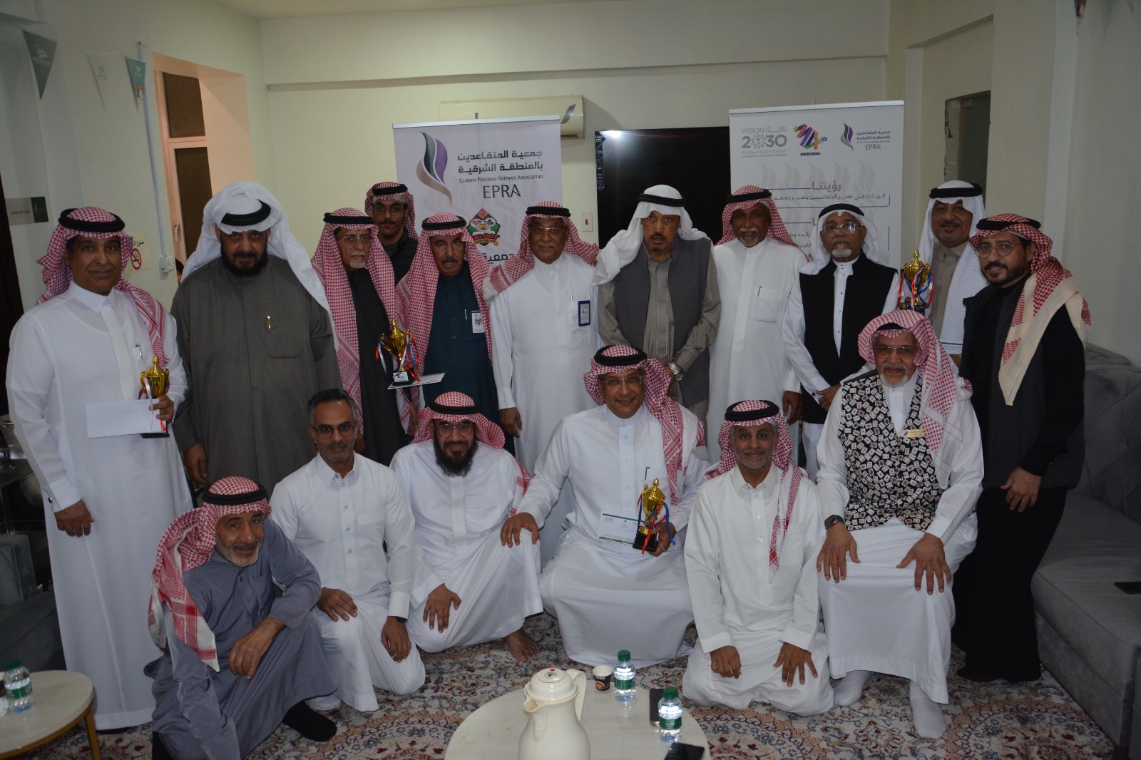 رئيس مجلس متقاعدي الشرقية يكرم الفائزين في بطولة الجمعية الرمضانية للبلوت