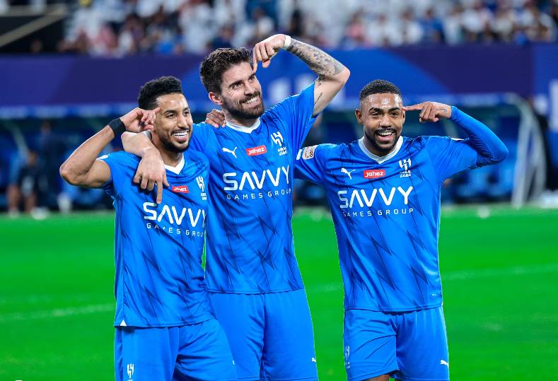 الهلال يقترب من حسم أول صفقاته الجديدة.. لاعب وسط هجومي