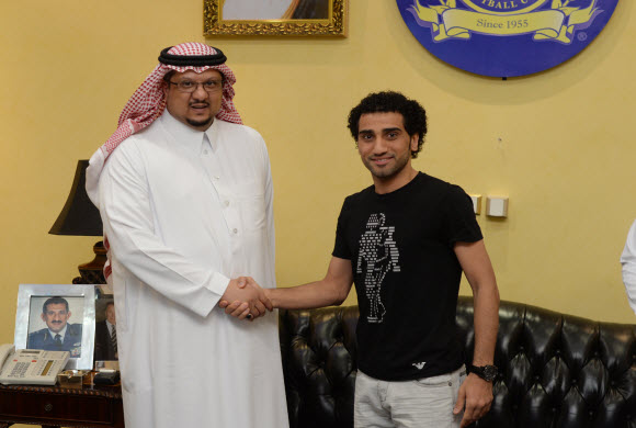 تجديد عقد حسن الراهب مع النصر