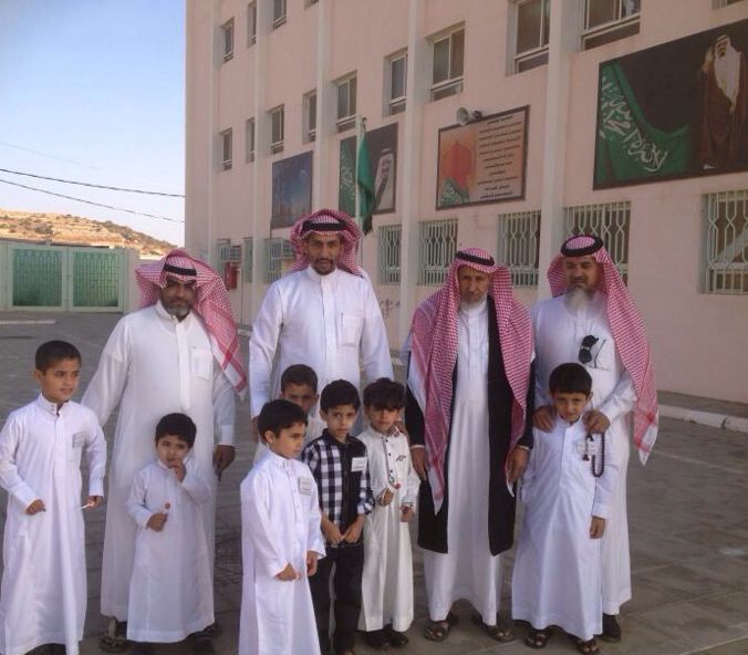 المعلم سعد القرني وسط اولياء الامور