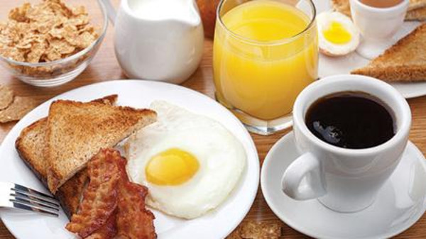 إنقاص الوزن : تناول وجبة فطور الصباح على فترتين يخفض الوزن .