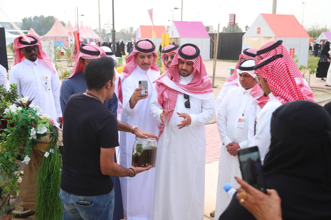 c218bead b02b 4a24 bdbb 3d1d95ea48da