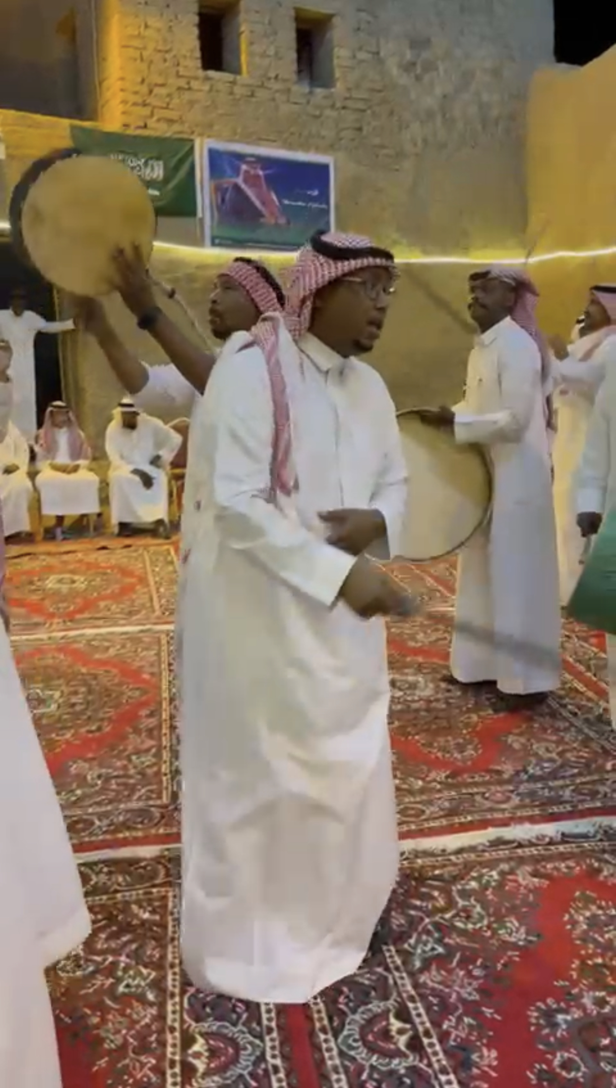 208a19d7 6454 4c04 b91d b580c7a73a21